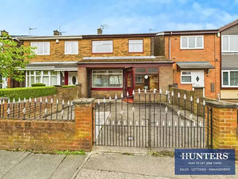 3 Bedroom House For Sale 797 SQ FT