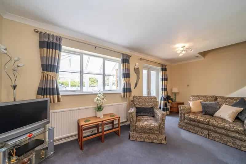 Three Bedroom Semi-Detached House with Secluded Gardens and Driveway Parking