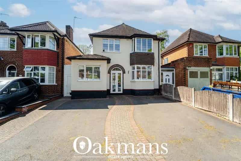 3 Bedroom Detached House For Sale Great Location