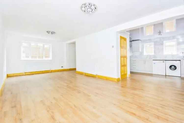 34 Bedroom Family Home Near Wisbech Town Centre