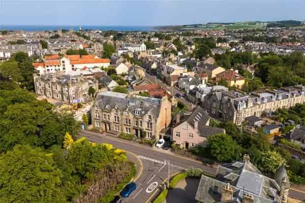 Victorian Terrace House Near St Andrews