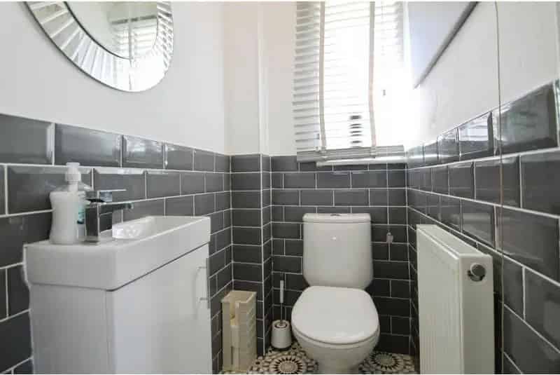 6 Bed Detached House For Sale