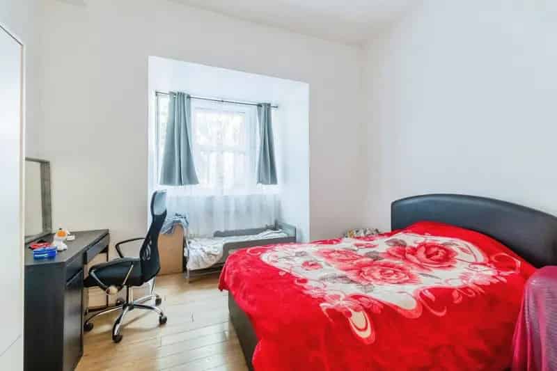 Two Bedroom Garden Apartment near Bath Spa Train Station