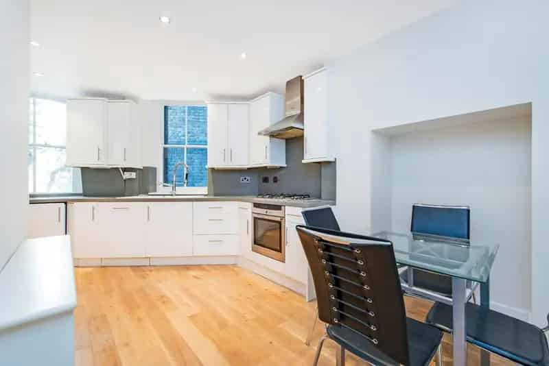 Three Bedroom Flat near Baker Street Station