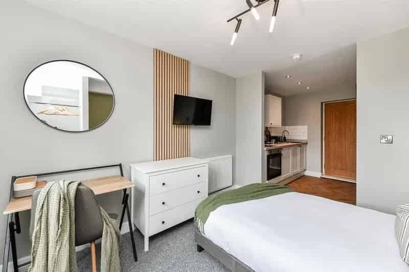 Studio Apartment near Royal Derby Hospital - All Bills Included