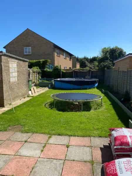 Lovely 3 Bed House Near Schools and Beach