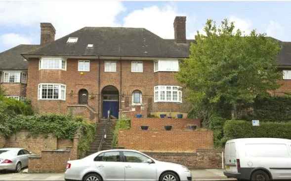 4 bedroom house in London