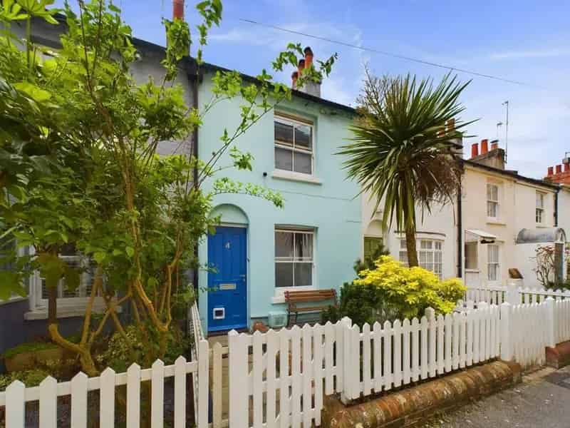 2 Bedroom City Centre Cottage for Sale