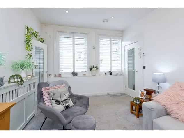 2 Bedroom Flat for Sale in Coatbridge