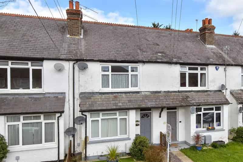 1 Bedroom Flat for Sale Near Banstead Village