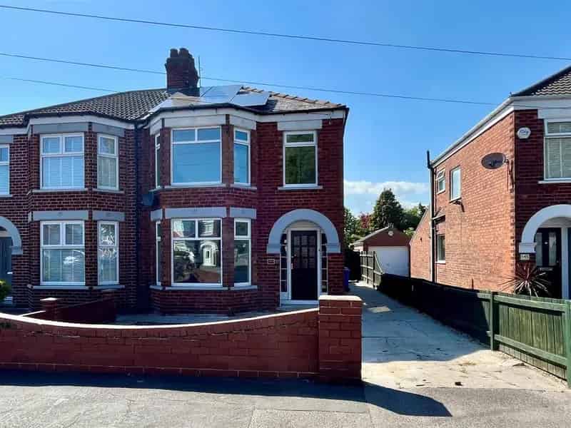 3 Bedroom Semi-Detached House for Sale
