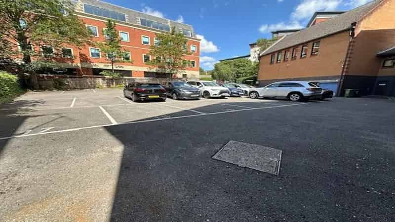 Four Floor Office Building Investment Opportunity