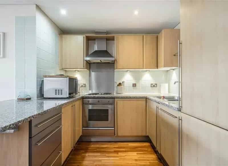 2 Bed 2 Bath Farringdon Apartment 3 Balconies Parking