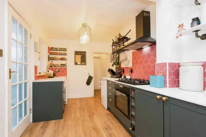 3 Bed Railwaymans Cottage Garden Parking Stove Open Plan Kitchen