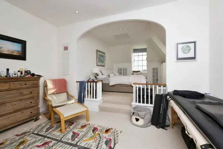 2-Bed Split-Level Maisonette in Prestigious The Hoo Willingdon