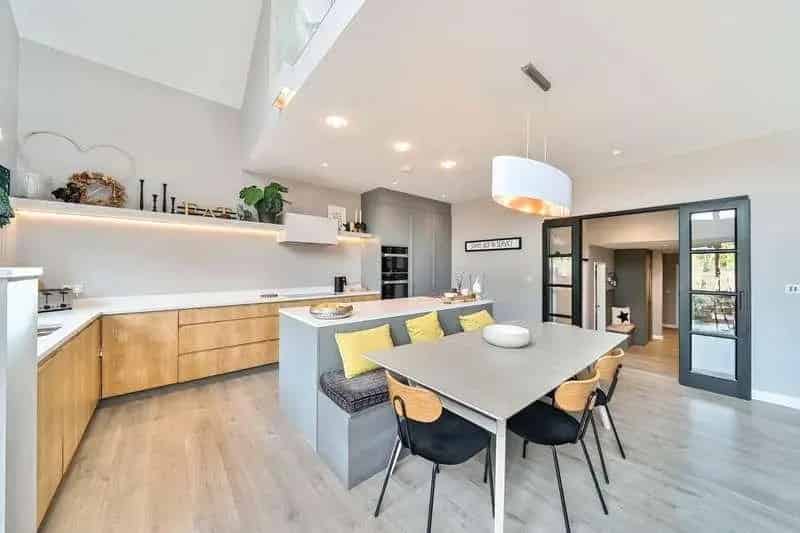 4 Bed Detached Bungalow For Sale