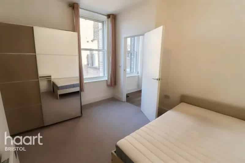 1 Bedroom City Centre Flat