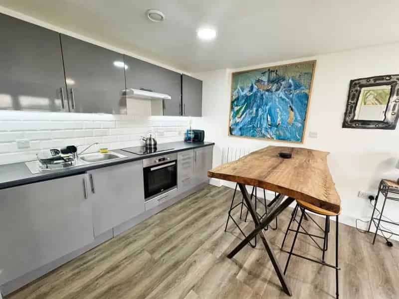 1 Bedroom Flat Kenfig Hill No Onward Chain