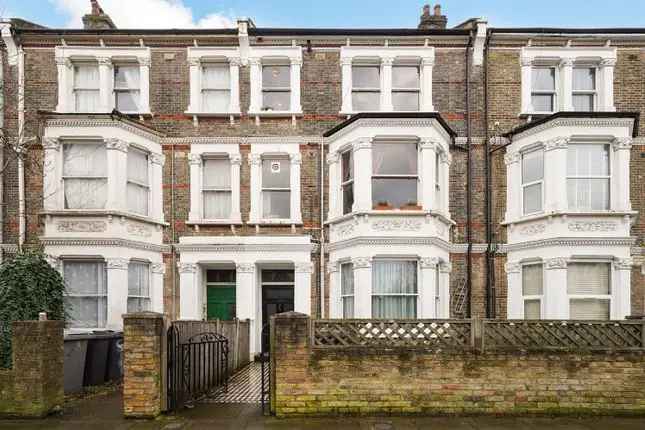 3 Bed Flat to Rent in Queens Park NW6