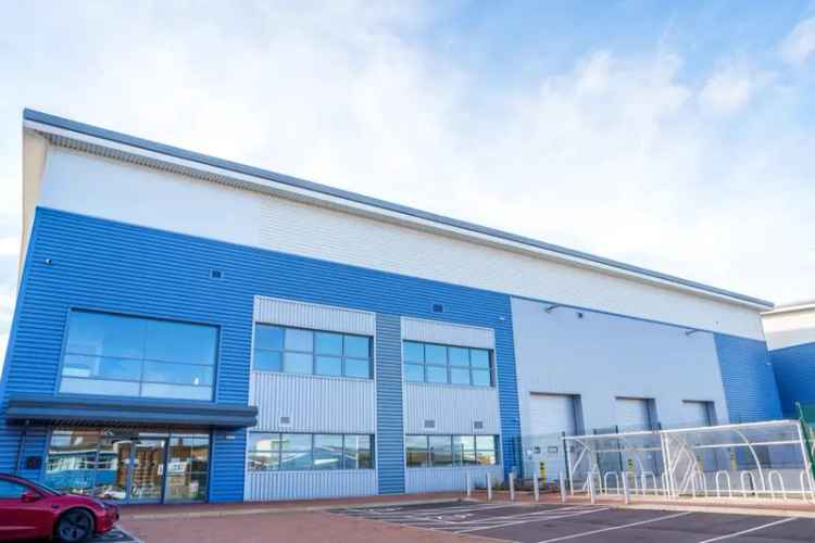 Modern Industrial Logistics Premises 2022 12m Clearance 40m Yard
