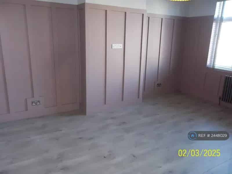 2 Bedroom Maisonette in Ashton