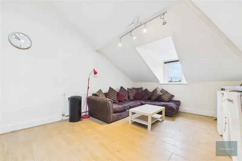 3 Bedroom Edwardian Apartment for Sharers or Professionals