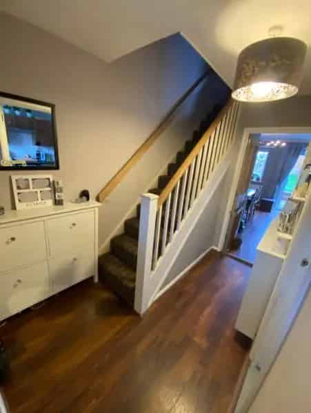 2 Bedroom House Large Garden Near Schools