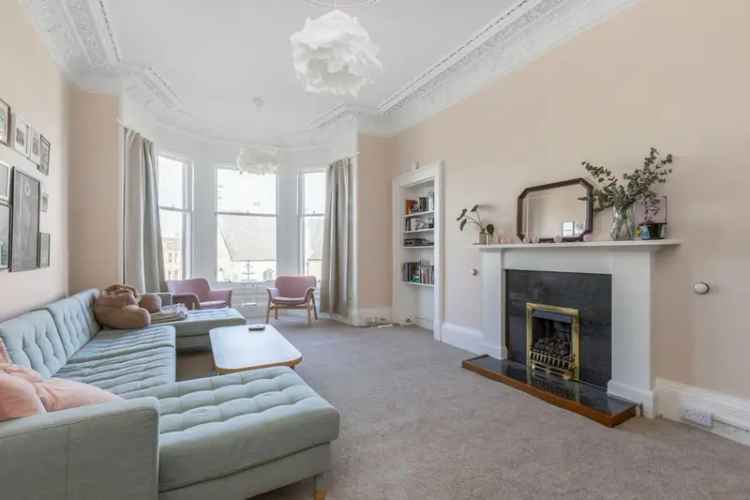 3 Bedroom Flat for Sale in Marchmont, Edinburgh