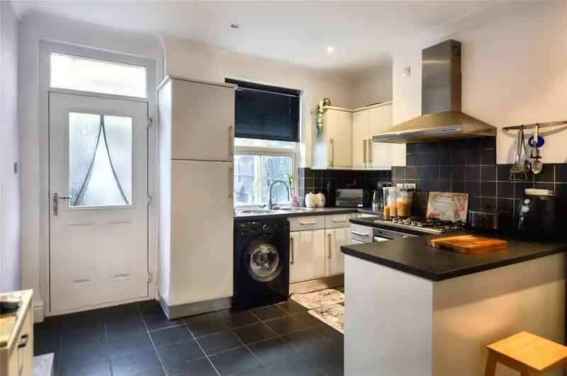 2 Bedroom Mid Terrace House Rothwell Near Springhead Park