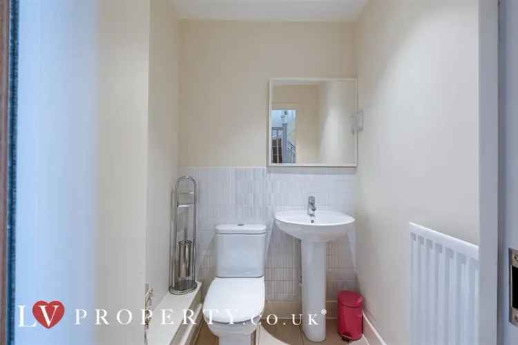 2 Bedroom Penthouse Apartment House to Rent