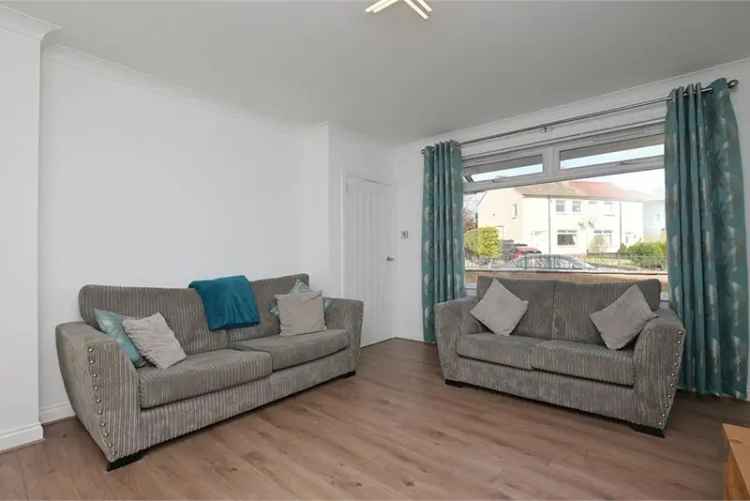 2 Bed Semi Detached House with Modern Kitchen and Garden