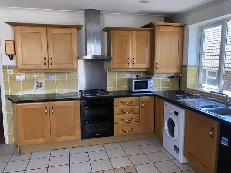 6 Bedroom Furnished House for Professionals, Students & Medical Workers