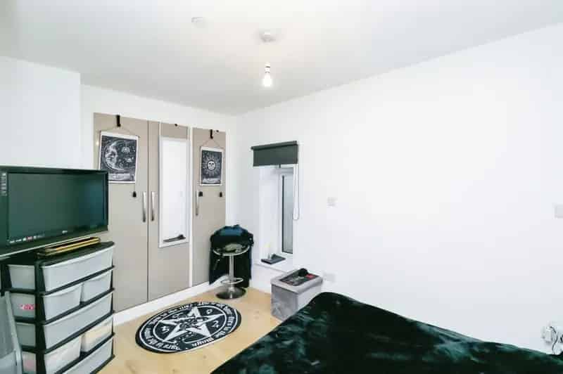 1 Bedroom Ground Floor Flat Ideal Investment