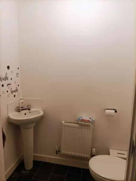 3 Bed House with New Carpets and Astro Turf Garden