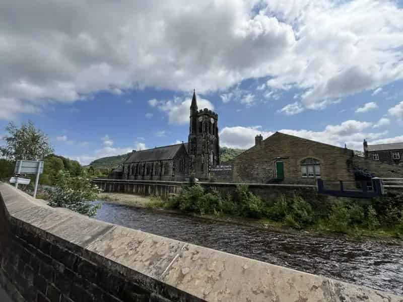 2 Bedroom Flat for Sale Mytholmroyd West Yorkshire