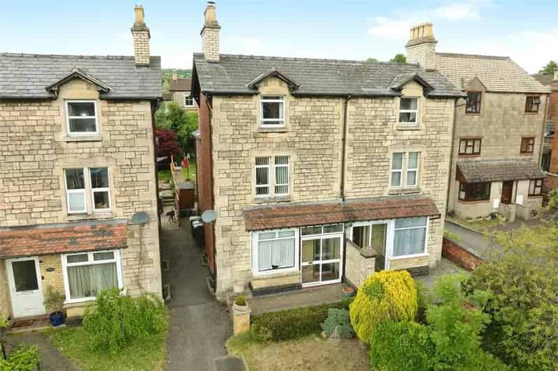 3 bedroom semi-detached house for sale