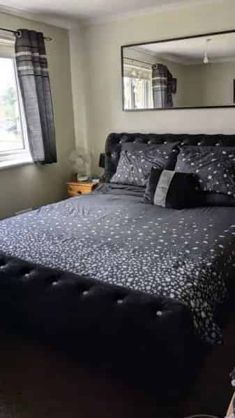 Spacious Ground Floor Flat with Large Living Room and Good Sized Bedrooms