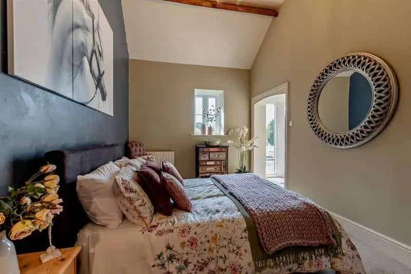 5 bed property for sale