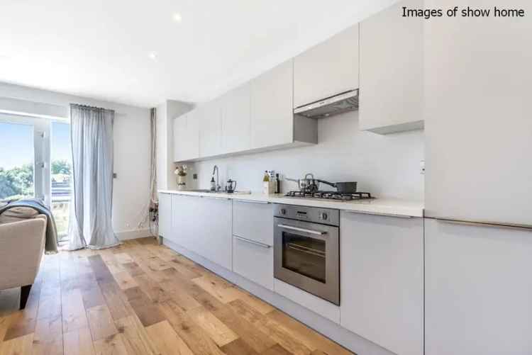 Flat For Sale in London, England