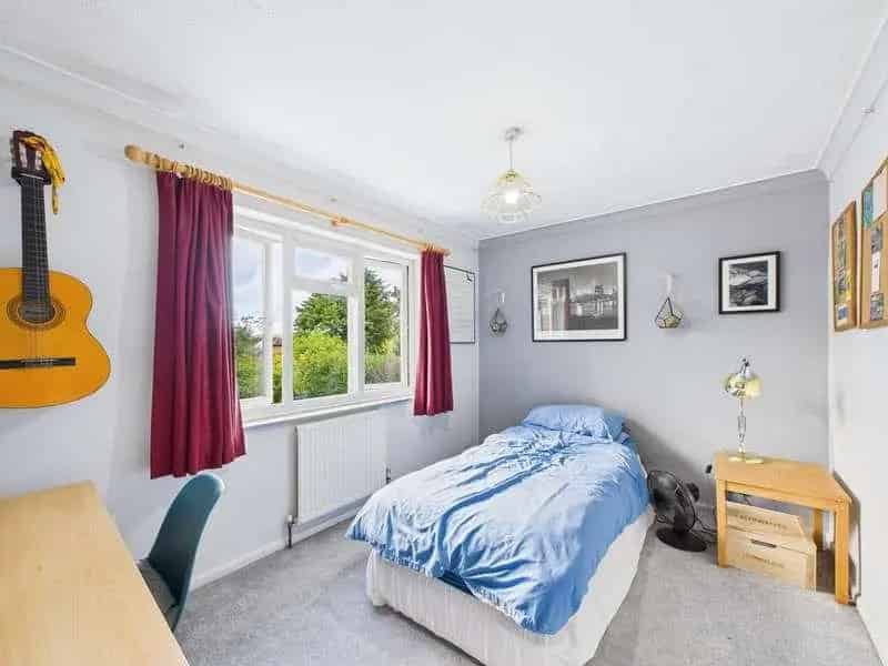 4 bed house for sale