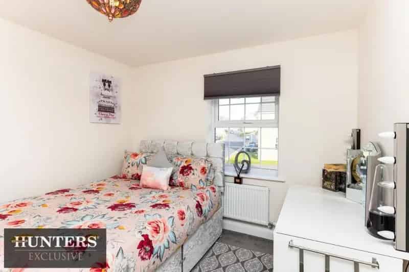 4 bed house for sale