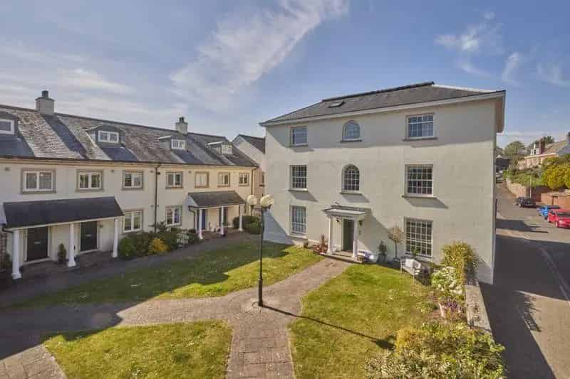2 Bedroom Apartment for Sale