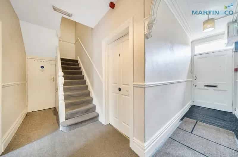 6 Bedroom Victorian Terrace House For Sale in Bath City Centre