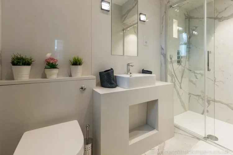 1 Bedroom Studio Flat near Clapham Common Tube