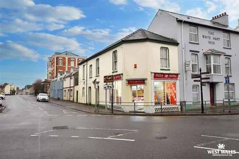 2 Bed Property for Sale Albion Square Pembroke Dock