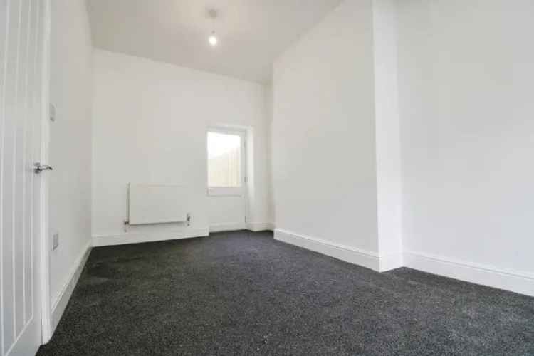 3 Bed Renovated House Near Transport Links