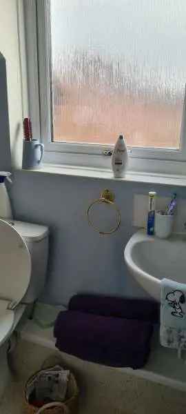 2 Ensuite Bedroom Semi-Detached House Near Schools