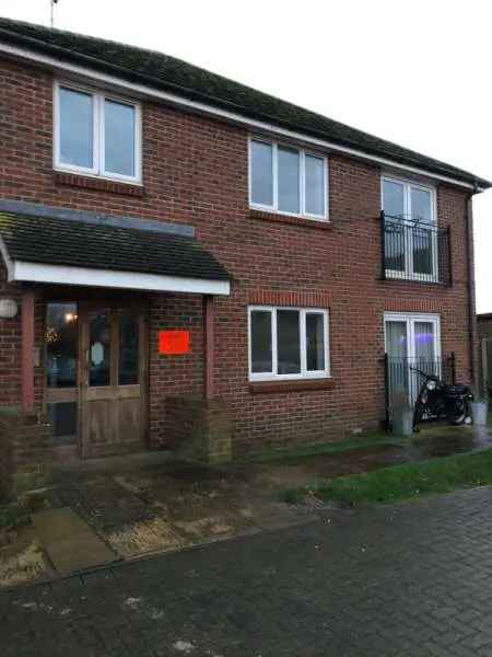 Flat For Rent in Chichester, England