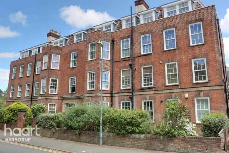 1 Bedroom Apartment for Sale - No Sale No Fee