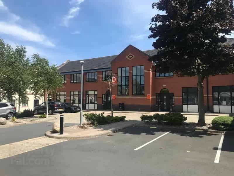 Modern City Centre Office Space 4445 sq ft Ample Parking